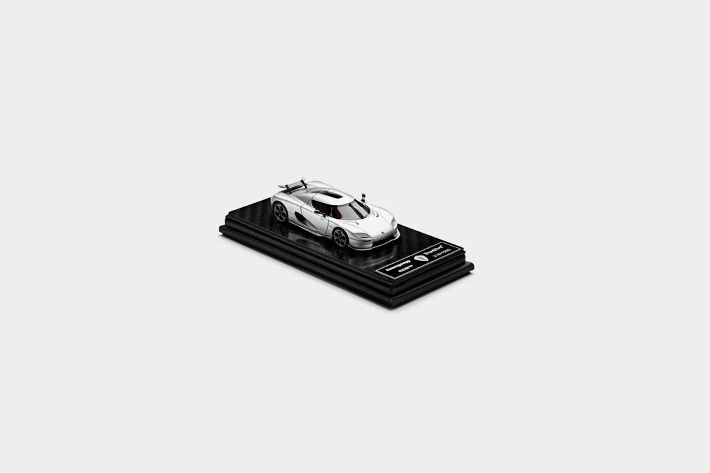 CC850 Moon Silver 1:64
