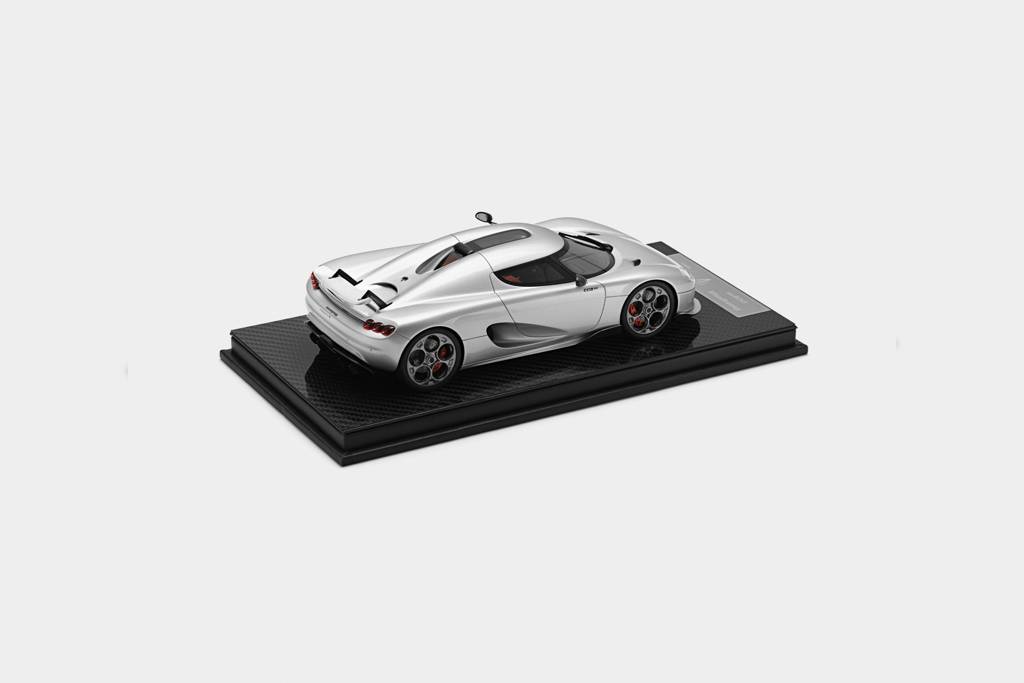 CC850 Moon Silver 1:18